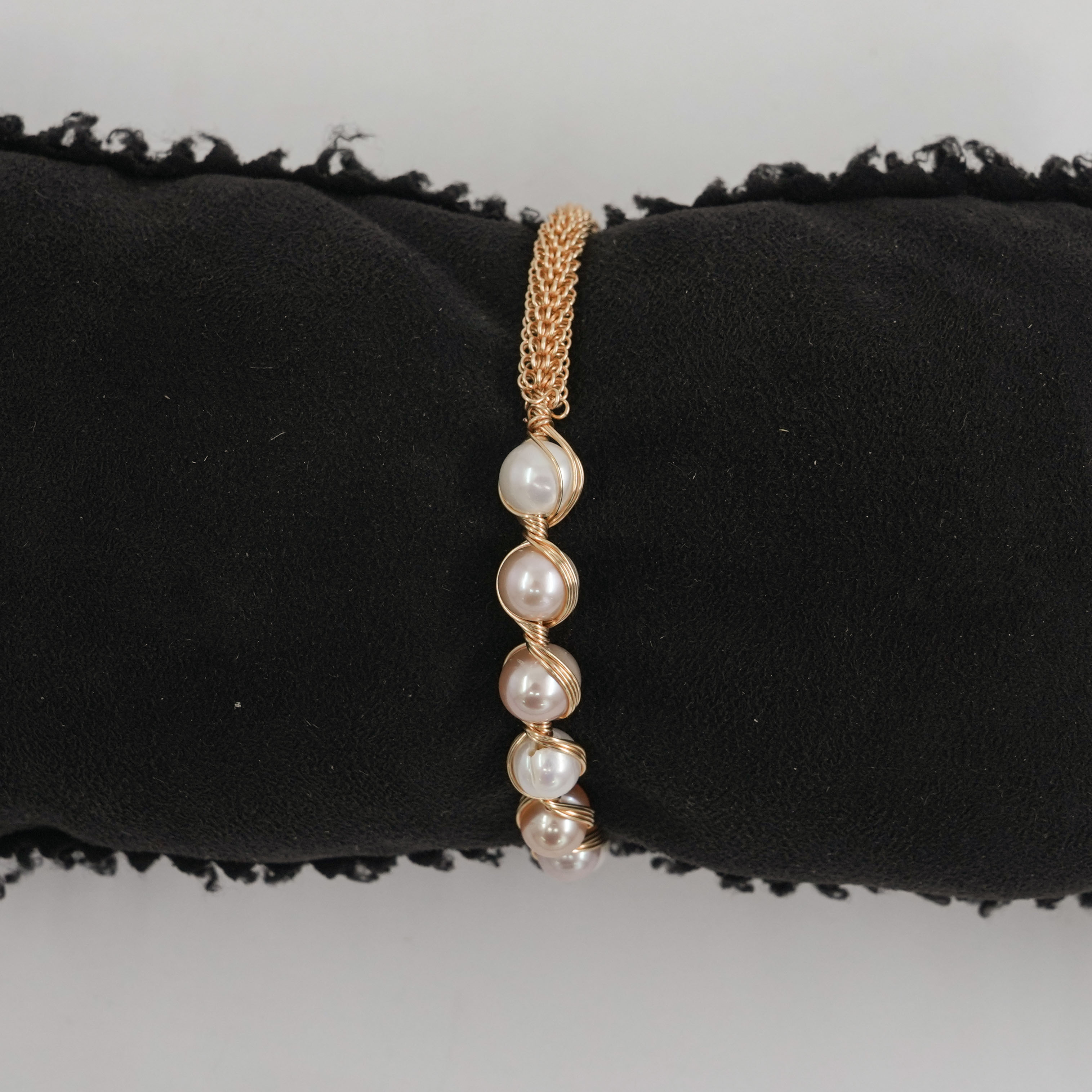 Gold Polished 2 Layered Pearl Bracelet Shaded